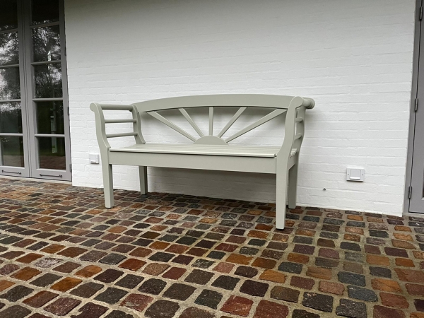 Gartenbank mit Sonnenmotiv 160 cm Gartenbank mit Sonnenmotiv 160 cm